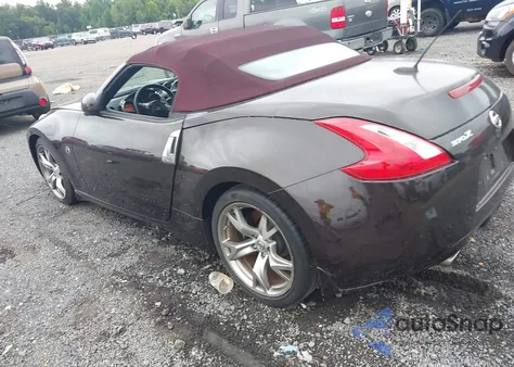2010 Nissan 370Z Touring z USA, uszkodzony, nr VIN JN1AZ4FHXAM302939